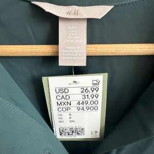 NWT H&M green button down size S
